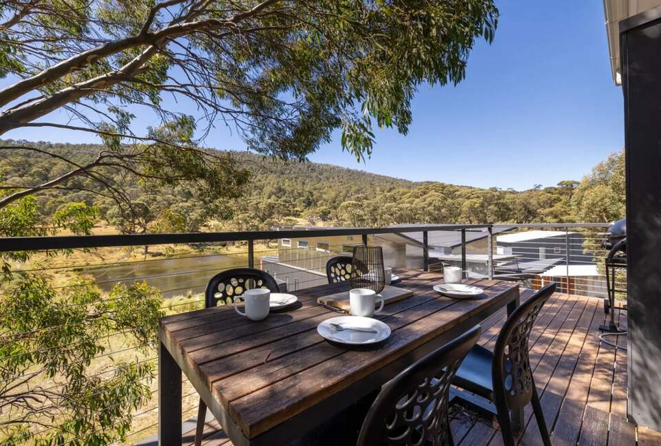 Modern Mountain Living at Lake Crackenback - Crackenback, Australia