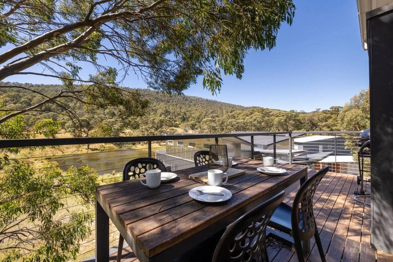 Modern Mountain Living at Lake Crackenback - Crackenback, Australia
