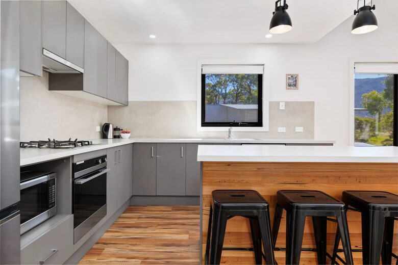 Modern Mountain Living at Lake Crackenback - Crackenback, Australia
