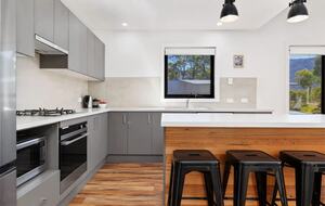 Modern Mountain Living at Lake Crackenback - Crackenback, Australia