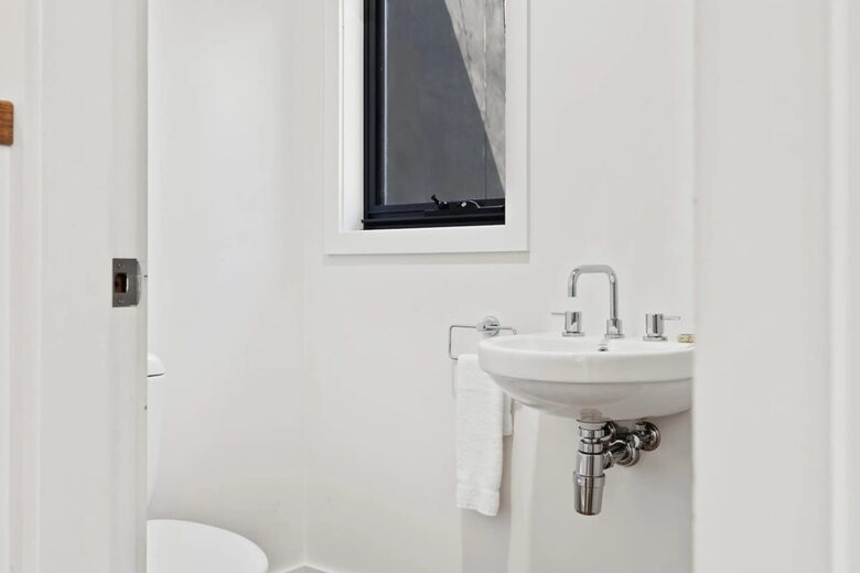 Modern Mountain Living at Lake Crackenback - Crackenback, Australia