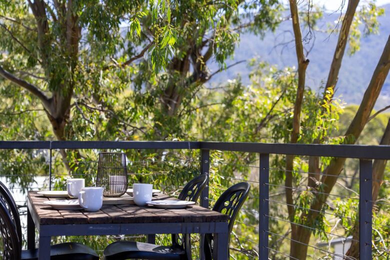 Modern Mountain Living at Lake Crackenback - Crackenback, Australia