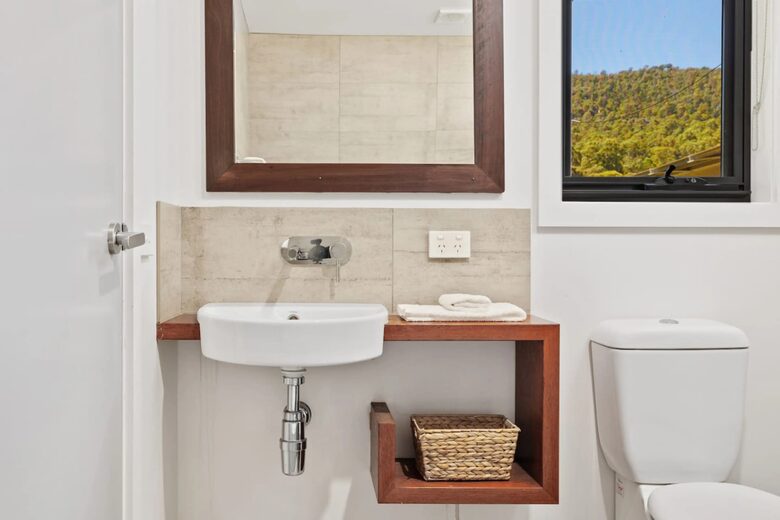 Modern Mountain Living at Lake Crackenback - Crackenback, Australia