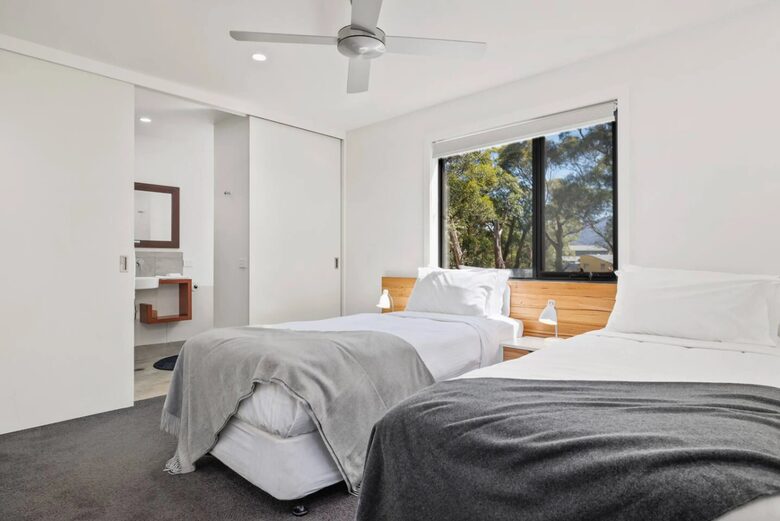 Modern Mountain Living at Lake Crackenback - Crackenback, Australia