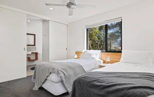 Modern Mountain Living at Lake Crackenback - Crackenback, Australia