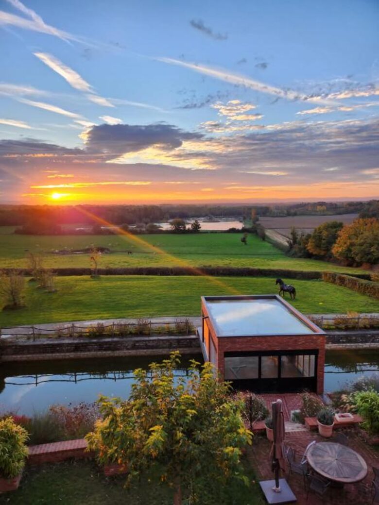 18th Century Inspired Getaway Adjoining a Castle Estate - Saint-Germain-du-Bois, France
