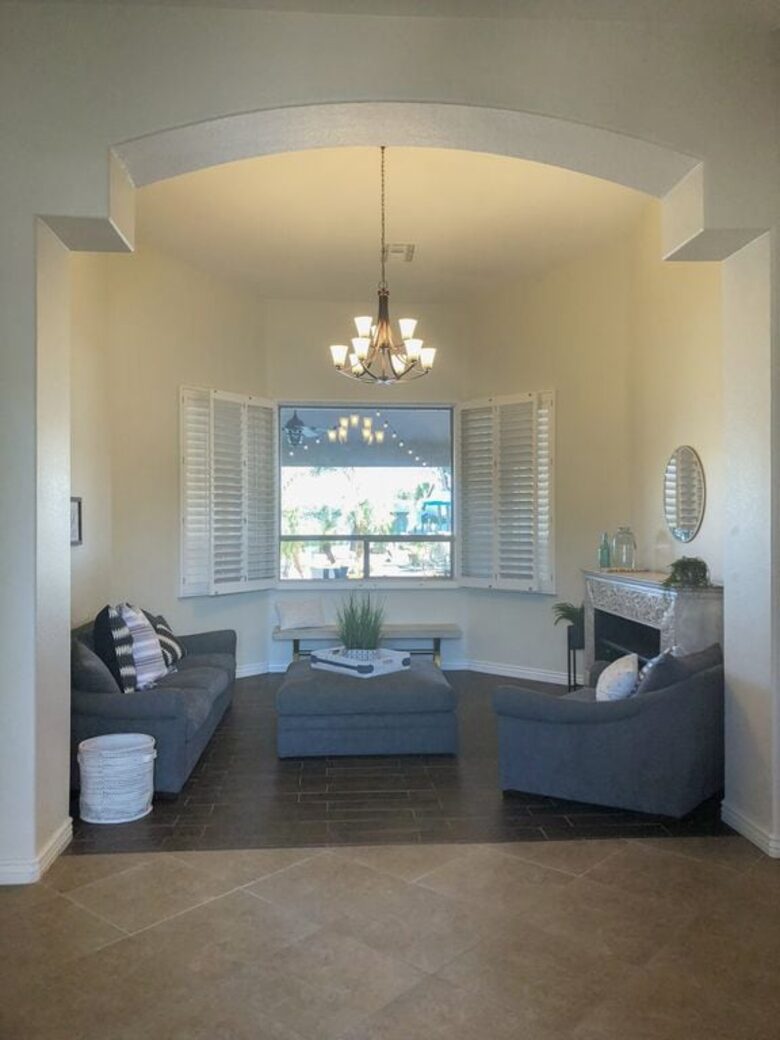 Lakeside Living on Oakwood Lake - Chandler, Arizona