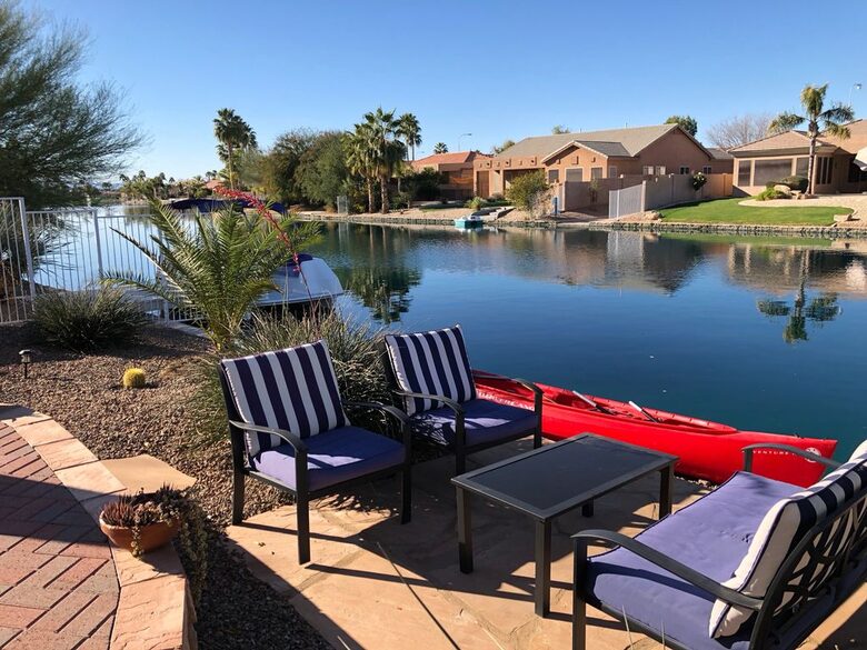 Lakeside Living on Oakwood Lake - Chandler, Arizona