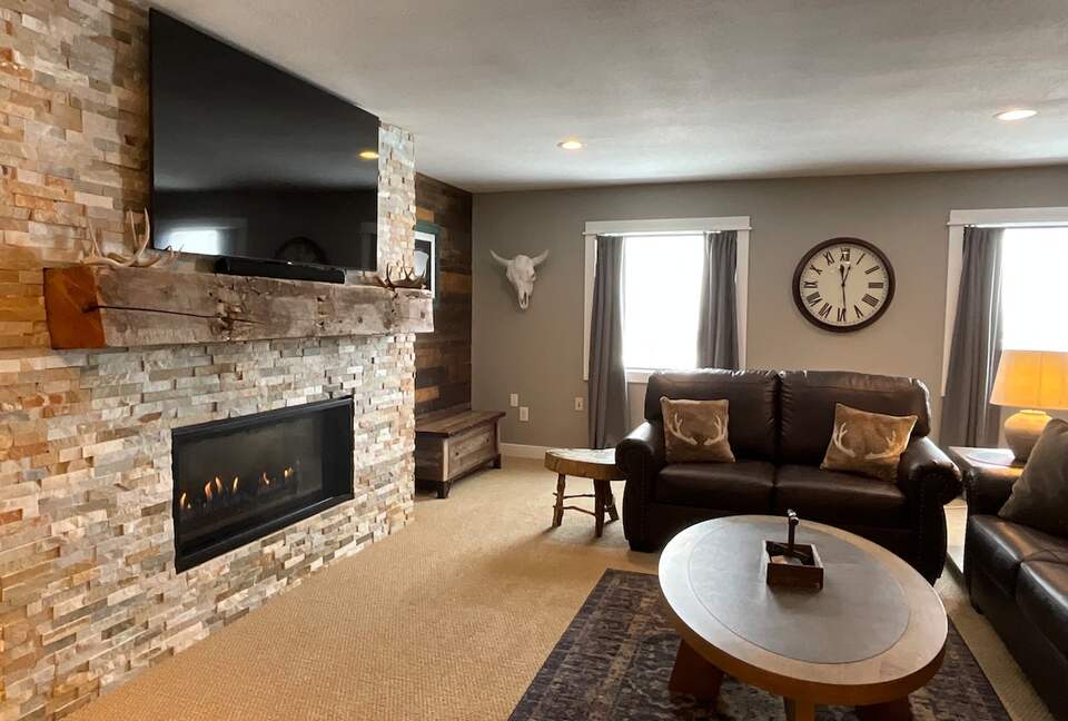 The Loft at Oak & Iron | Golf & Game Retreat - Fergus Falls, Minnesota
