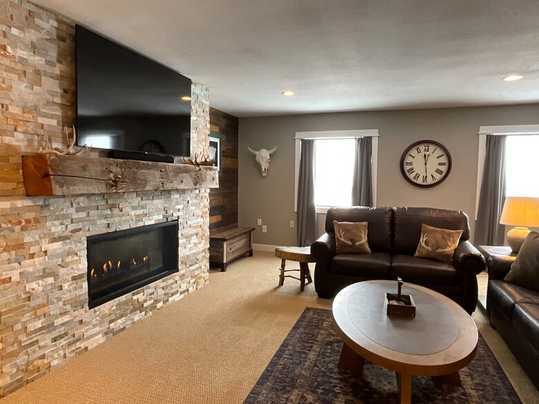 The Loft at Oak & Iron | Golf & Game Retreat - Fergus Falls, Minnesota