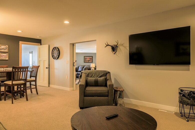 The Loft at Oak & Iron | Golf & Game Retreat - Fergus Falls, Minnesota