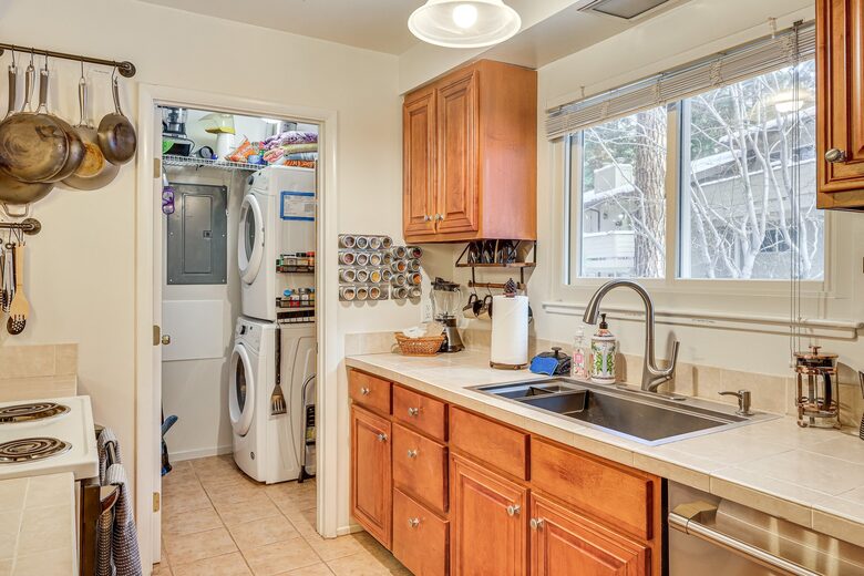 Mountain Retreat Near Lake Tahoe & Diamond Peak - Incline Village, Nevada