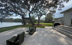 Waterfront Lowcountry Retreat Beneath Historic Live Oaks - Charleston, South Carolina