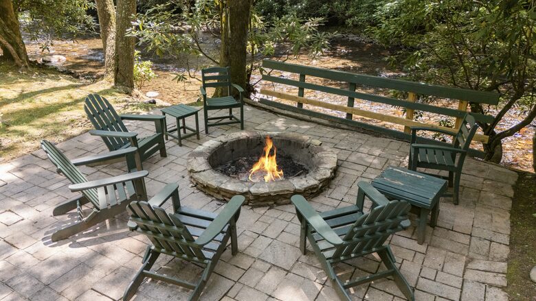 Creek Front Mountain Retreat - Hayesville, North Carolina