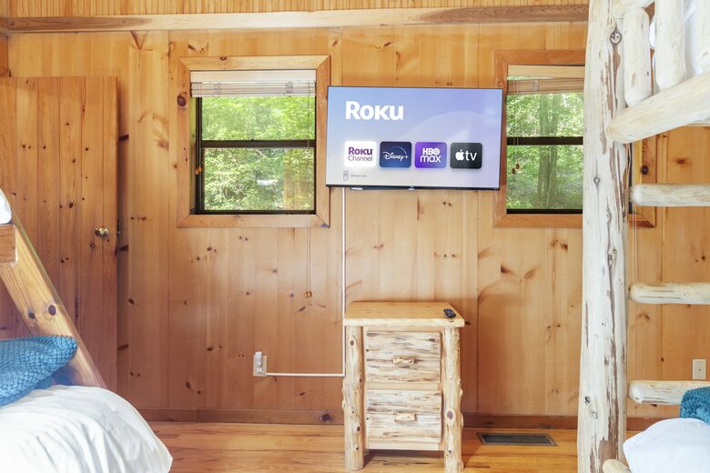 Creek Front Mountain Retreat - Hayesville, North Carolina