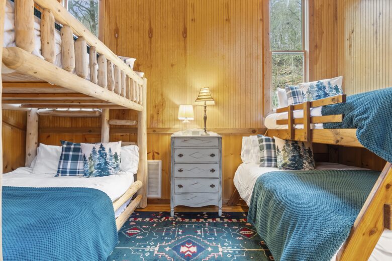 Creek Front Mountain Retreat - Hayesville, North Carolina