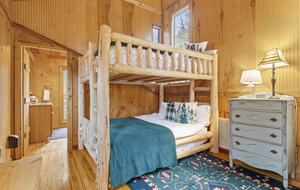 Creek Front Mountain Retreat - Hayesville, North Carolina