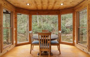 Creek Front Mountain Retreat - Hayesville, North Carolina