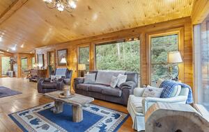 Creek Front Mountain Retreat - Hayesville, North Carolina
