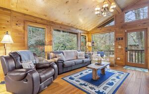 Creek Front Mountain Retreat - Hayesville, North Carolina