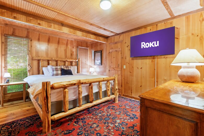 Creek Front Mountain Retreat - Hayesville, North Carolina