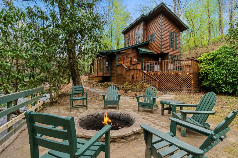 Creek Front Mountain Retreat - Hayesville, North Carolina