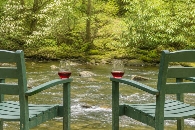 Creek Front Mountain Retreat - Hayesville, North Carolina