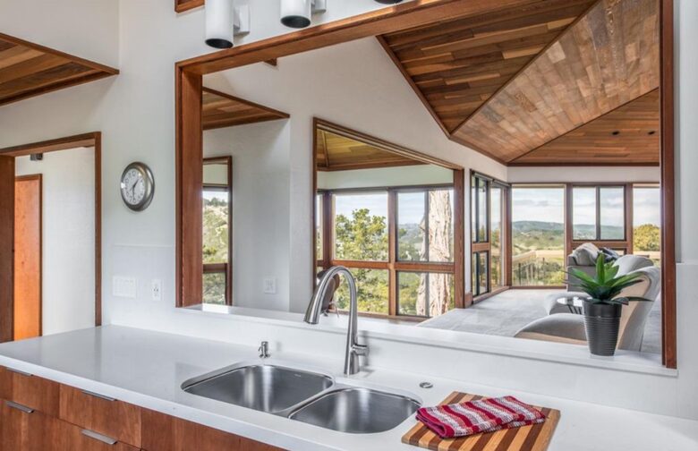 Mid-Century Retreat Above Carmel Valley - Salinas, California