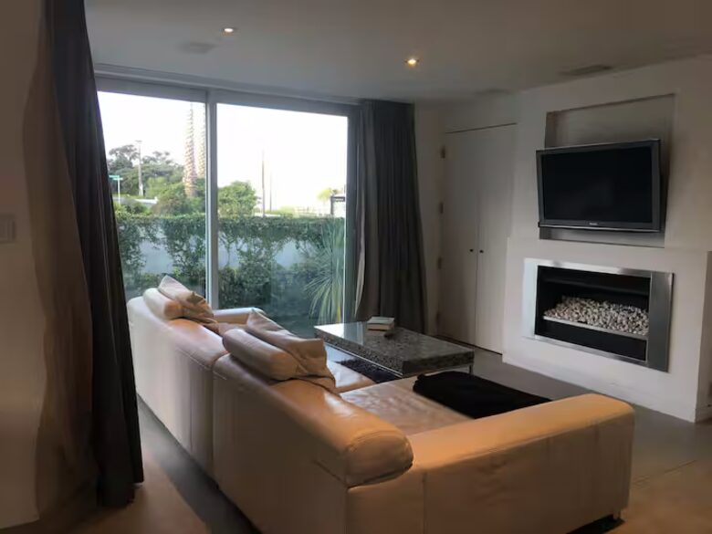 Takapuna Living Near the Beach and Village - Takapuna, New Zealand
