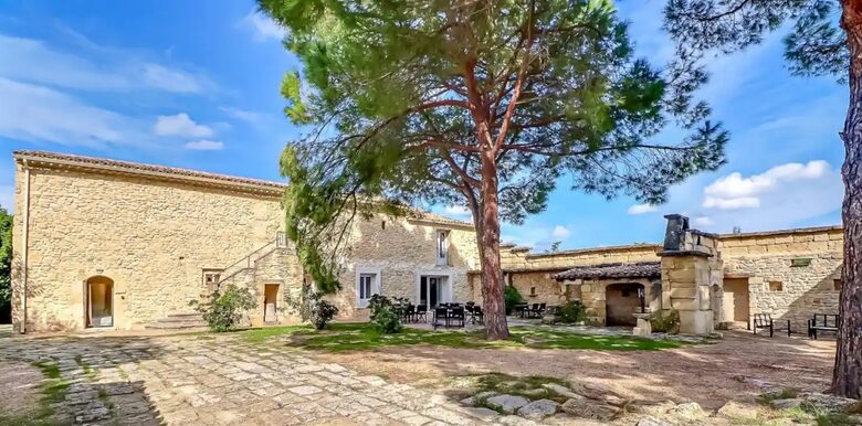 Restored Stone Farmhouse in Petite Camargue - Bernis, France