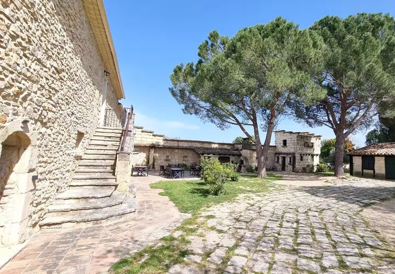 Restored Stone Farmhouse in Petite Camargue - Bernis, France