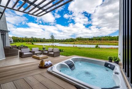 Luxury Townhome with Private Hot Tub Near Disney - Kissimmee, Florida