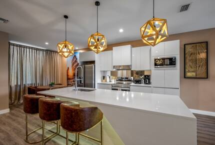 Luxury Townhome with Private Hot Tub Near Disney - Kissimmee, Florida