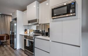 Luxury Townhome with Private Hot Tub Near Disney - Kissimmee, Florida