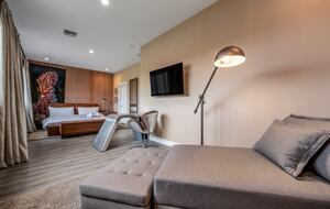Luxury Townhome with Private Hot Tub Near Disney - Kissimmee, Florida