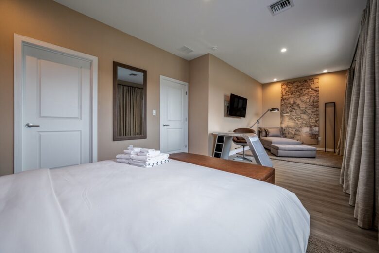Luxury Townhome with Private Hot Tub Near Disney - Kissimmee, Florida