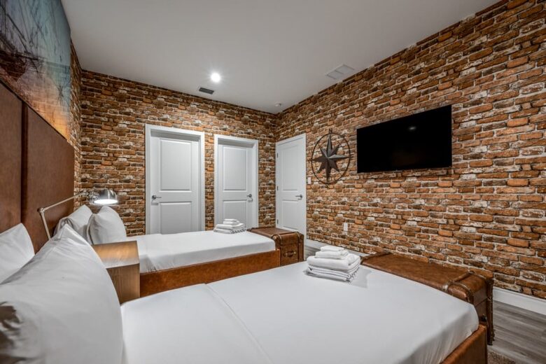 Luxury Townhome with Private Hot Tub Near Disney - Kissimmee, Florida