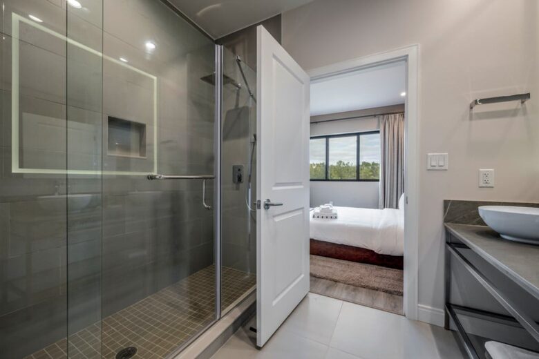 Luxury Townhome with Private Hot Tub Near Disney - Kissimmee, Florida