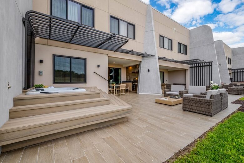Luxury Townhome with Private Hot Tub Near Disney - Kissimmee, Florida