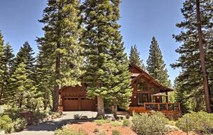Northstar Mountain Retreat with Hot Tub & Walk to Ski Lift - Truckee, California