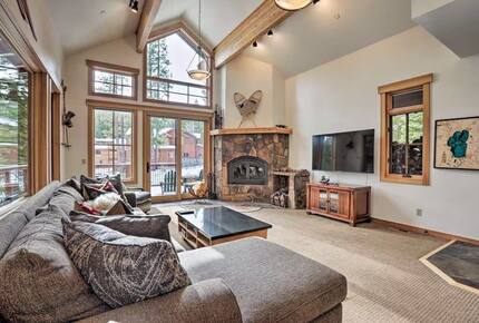 Northstar Mountain Retreat with Hot Tub & Walk to Ski Lift - Truckee, California