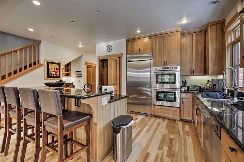 Northstar Mountain Retreat with Hot Tub & Walk to Ski Lift - Truckee, California