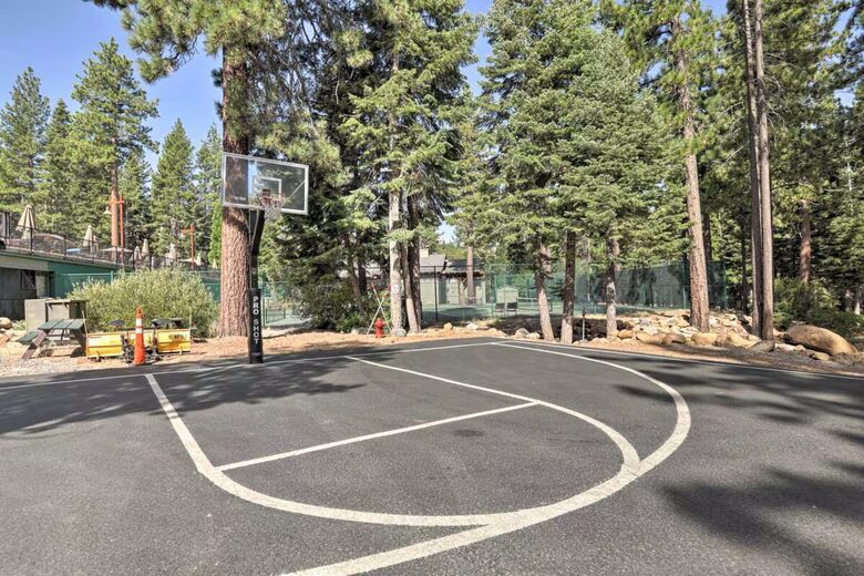 Northstar Mountain Retreat with Hot Tub & Walk to Ski Lift - Truckee, California