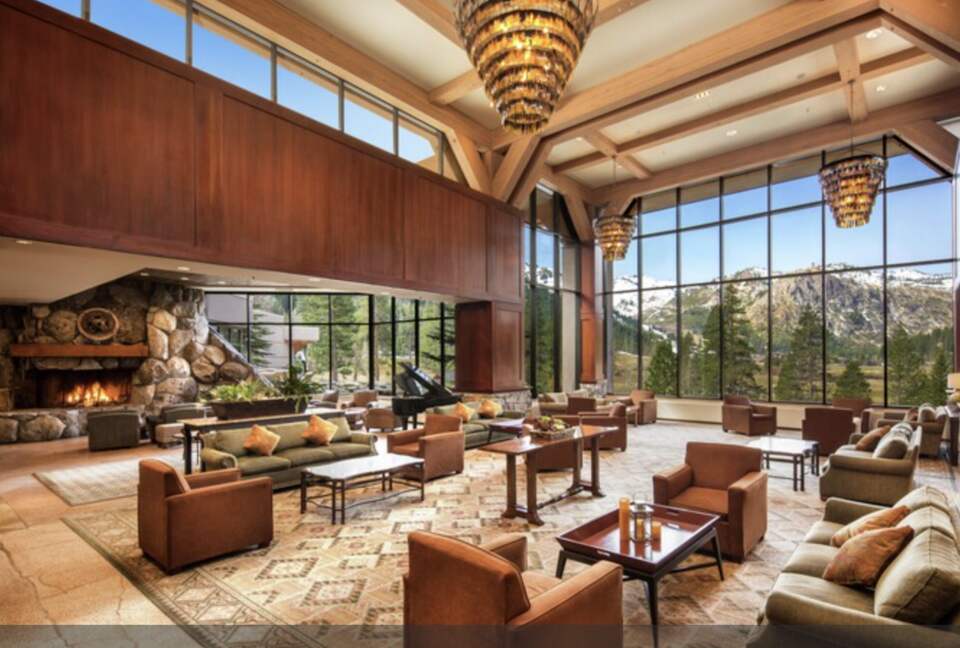 Everline Fireplace Penthouse with Ski-In/Ski-Out Access - Olympic Valley, California
