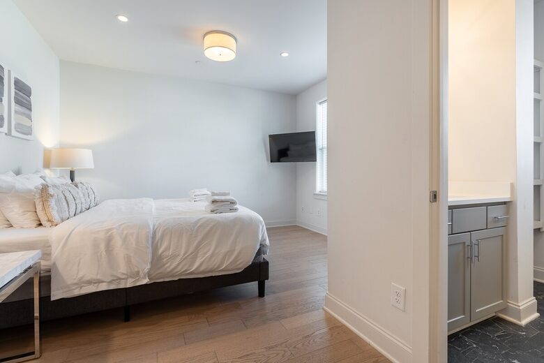 Wedgewood Rooftop Retreat - Nashville, Tennessee