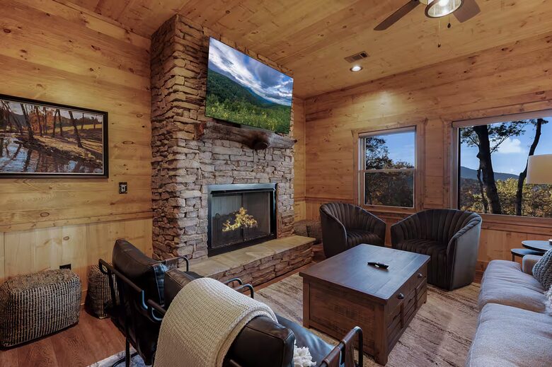 Mountain Top Views & Privacy at Eagle Ridge - Blue Ridge, Georgia