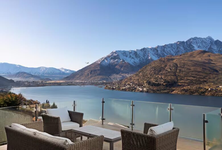 Elevated Alpine Residence Overlooking The Remarkables - Queenstown, New Zealand