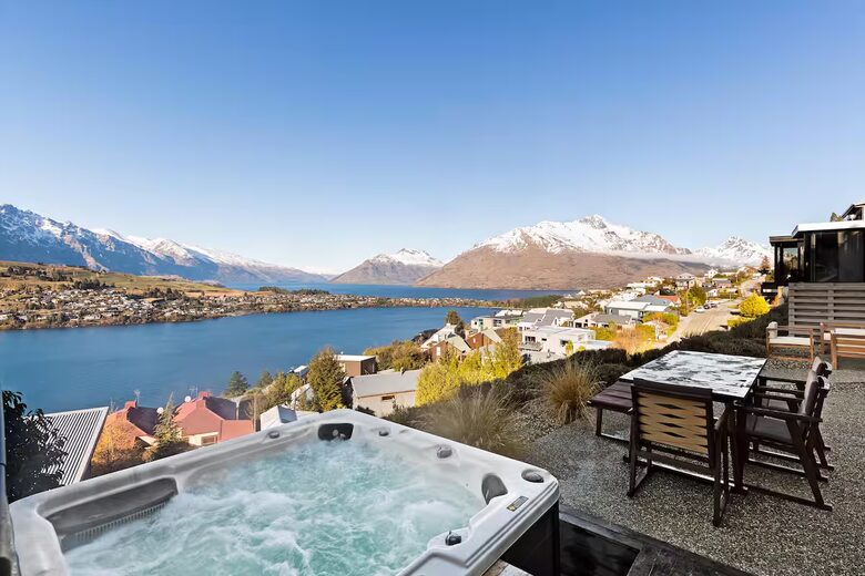 Elevated Alpine Residence Overlooking The Remarkables - Queenstown, New Zealand