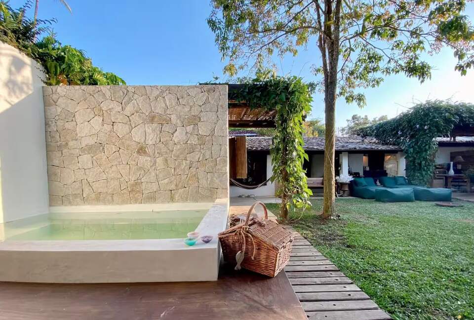 Coastal Garden Home in Ilhabela - Ilhabela, Brazil