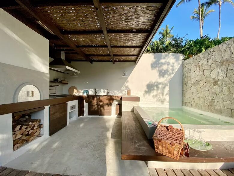 Coastal Garden Home in Ilhabela - Ilhabela, Brazil